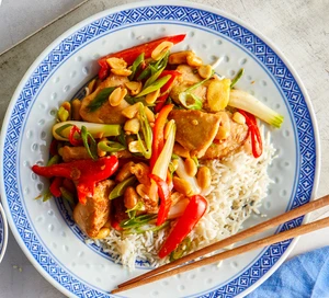 Soy & chilli chicken with peppers & peanuts