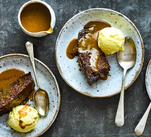Slow cooker sticky toffee pudding